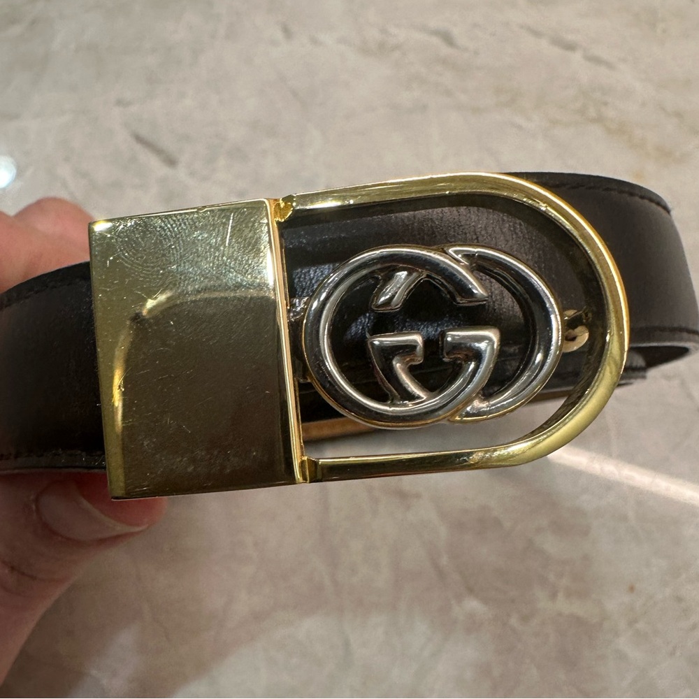 Pre loved, OLD GUCCI Interlocking G Brown
Leather 65cm Belt